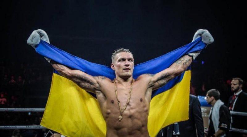 Усик переміг Брієдіса у важкому поєдинку рішенням суддів. ВІДЕО