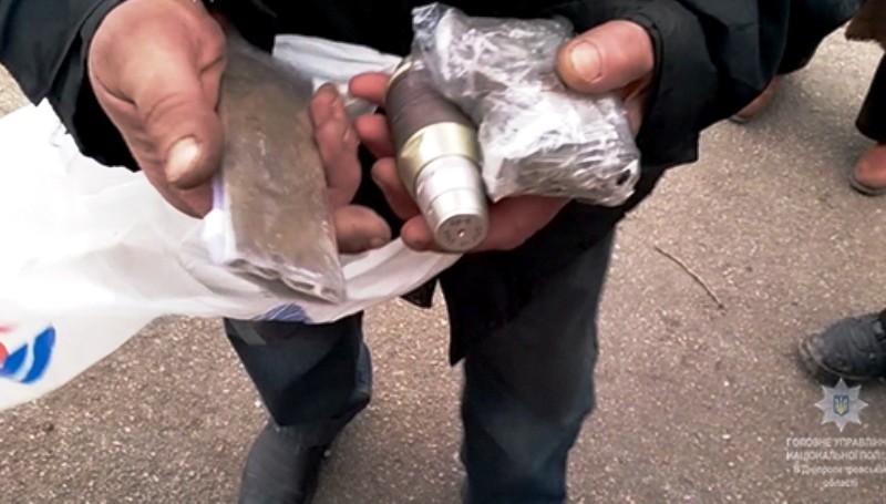 У зловмисника разом з викраденими речами правоохоронці вилучили боєприпаси і наркотики