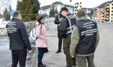 Поліцейські затримали 24-річну дівчину, яка «продавала» дніпрянок у сексуальне рабство до Росії