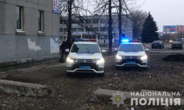 Поліцейські сектору швидкого реагування Павлограда за лічені хвилини затримали нападників, які побили та пограбували чоловіка