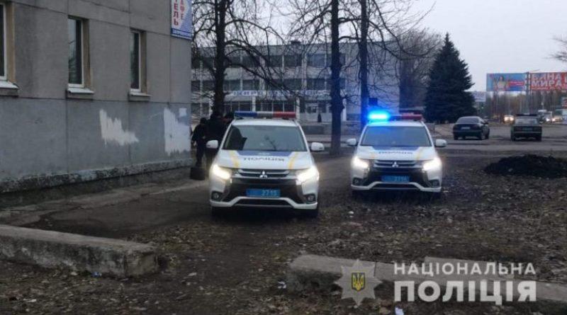 Поліцейські сектору швидкого реагування Павлограда за лічені хвилини затримали нападників, які побили та пограбували чоловіка