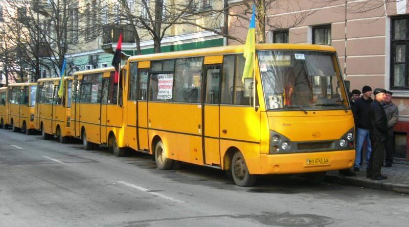 Тернопільська мерія розірвала угоди з усіма приватними пасажирськими перевізниками