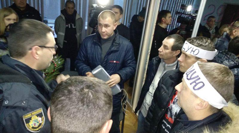 На восьмий день голодування з гірниками таки зустрілися