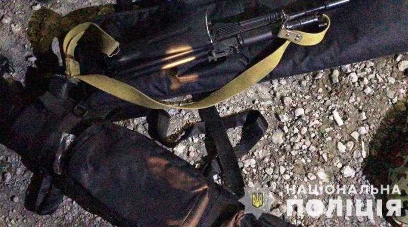 За хулиганские действия в Павлограде полицейские задержали вооруженную группу