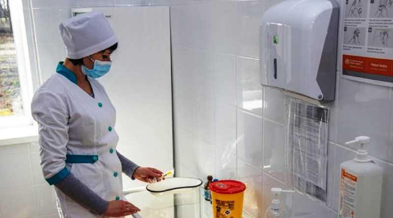 Медики Днепропетровщины начали получать премии за борьбу с COVID-19