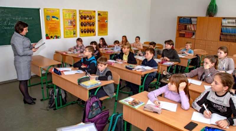 Коли і як закінчиться навчальний рік у школярів