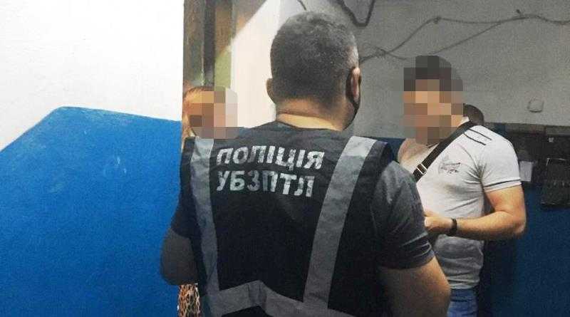 Поліцейські затримали чоловіка, який підозрюється у розповсюдженні дитячої порнографії