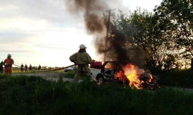 У Юр’ївському районі рятувальники гасили автомобіль