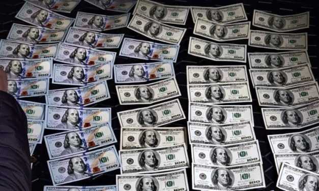 Посадовця Міносвіти викрито на одержанні 300 тис. грн. неправомірної вигоди