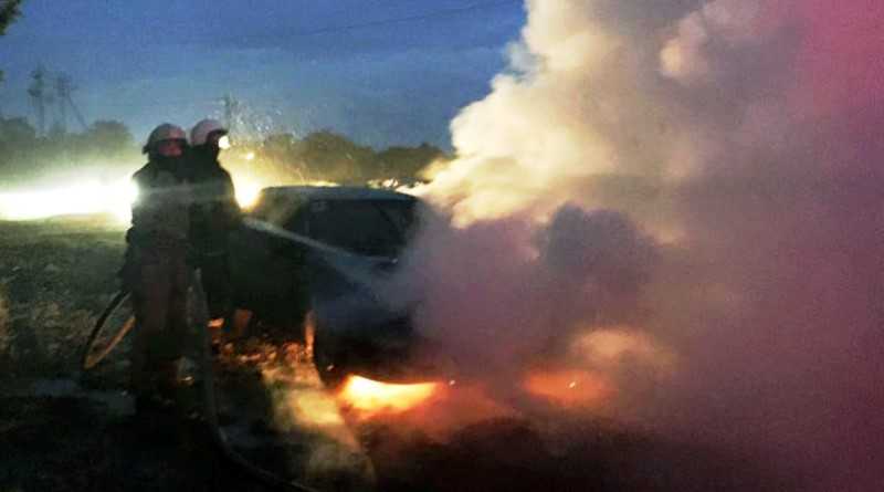 В Павлограде пожарные ликвидировали возгорание легкового автомобиля