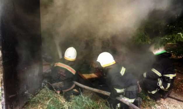 В Павлограде спасатели ликвидировали пожар в гараже