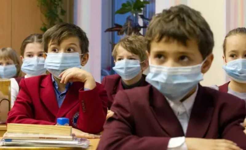 COVID в школах Днепропетровщины: часть учеников отправляют на дистанционное обучение