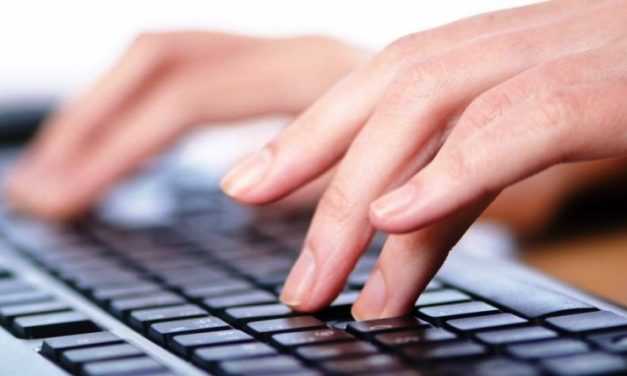 Вчителі та старшокласники Дніпропетровщини можуть пройти онлайн-курс з громадянської освіти