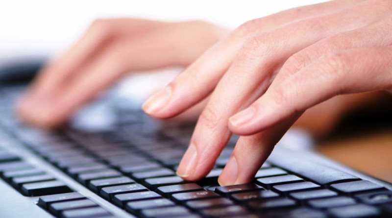 Вчителі та старшокласники Дніпропетровщини можуть пройти онлайн-курс з громадянської освіти