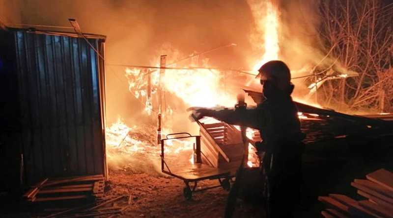 В гаражном кооперативе Павлограда дотла сгорел легковой автомобиль