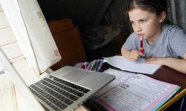 После зимних каникул павлоградские школьники будут учиться дистанционно