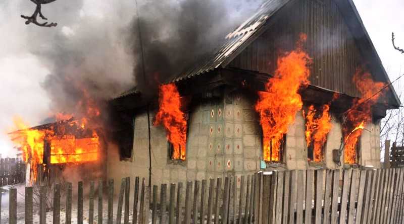 В Павлограде на пожаре погиб годовалый мальчик, второго ребенка спасли соседи