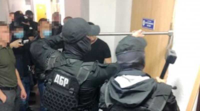 Опубликованы аудиозаписи разговоров полицейских из Павлограда, организовавших преступную группу