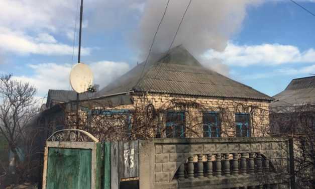 Во время пожара в частном доме пострадал человек