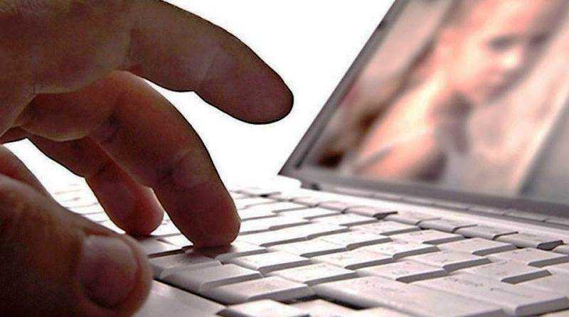 В Павлограде местный житель распространял видеоролики, содержащие детскую порнографию