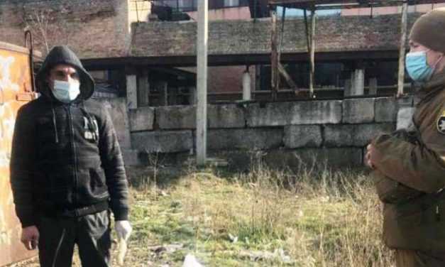 Кололся за гаражами: в Павлограде наркомана поймали на «горячем»