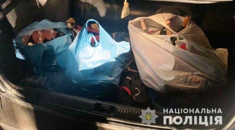 Два павлоградца совершили разбойное нападение на владельца магазина в Богуславе