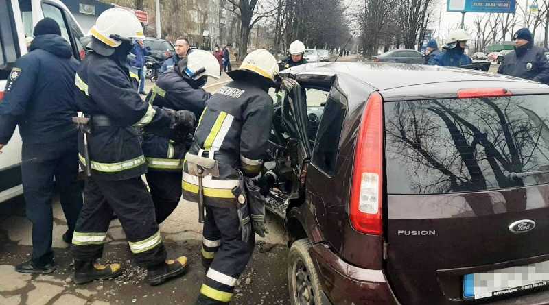 ДТП на пересечении улиц Западнодонбасская и Днепровская