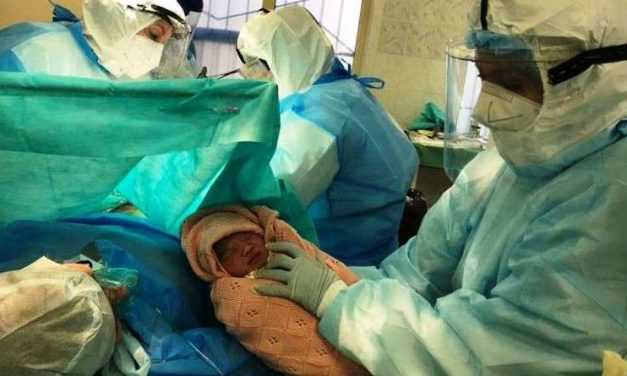 В областной больнице им. Мечникова спасли беременную из Павлограда, которая лечилась от коронавируса народными средствами