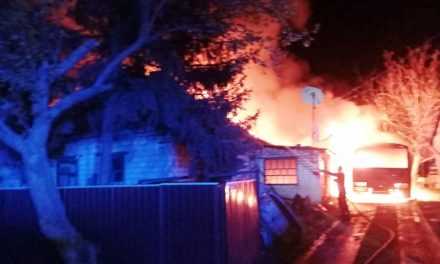 Спасатели ликвидировали пожар на территории частного домовладения в селе Новая Дача
