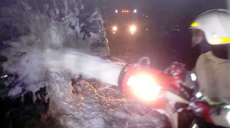 В Булаховке спасатели ликвидировали пожар в грузовом автомобиле