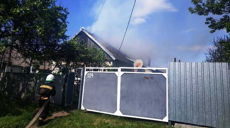 В Межиричах спасатели ликвидировали пожар в жилом доме