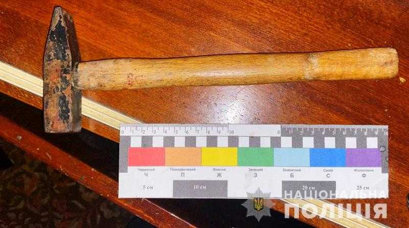 В Павлограде мужчина убил свою мать и избил ее сожителя