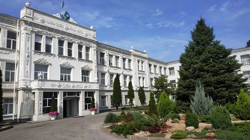 На Павлоградском химическом заводе под сокращение могут попасть около 200 сотрудников