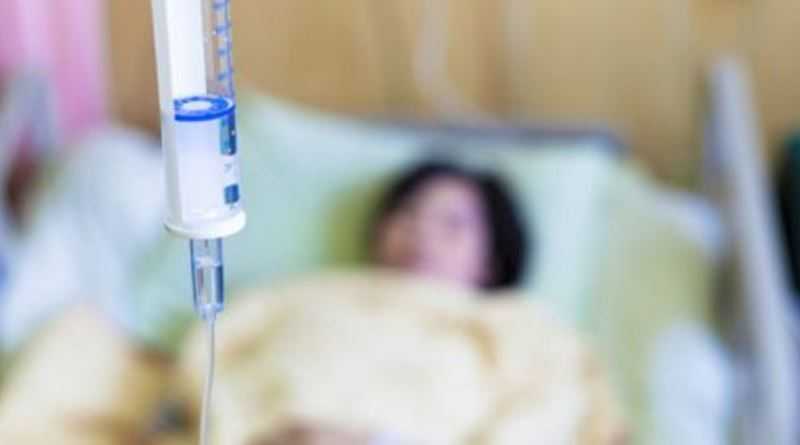 В Днепре в областной детской больнице спасают школьницу из Павлограда