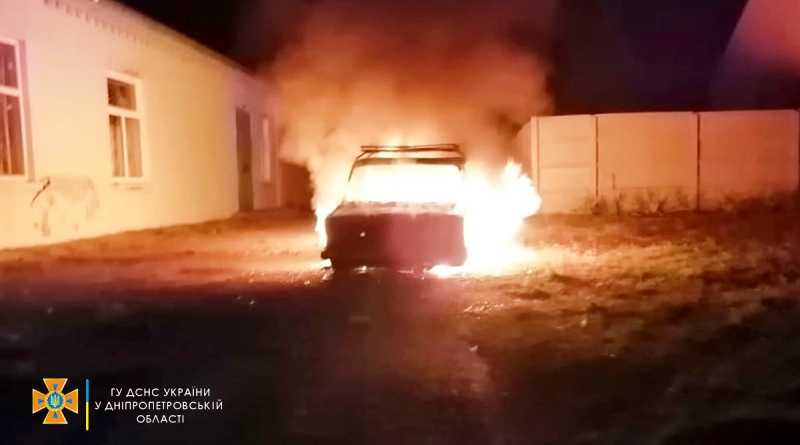 В Богуславе огнем уничтожен легковой автомобиль (ВИДЕО)