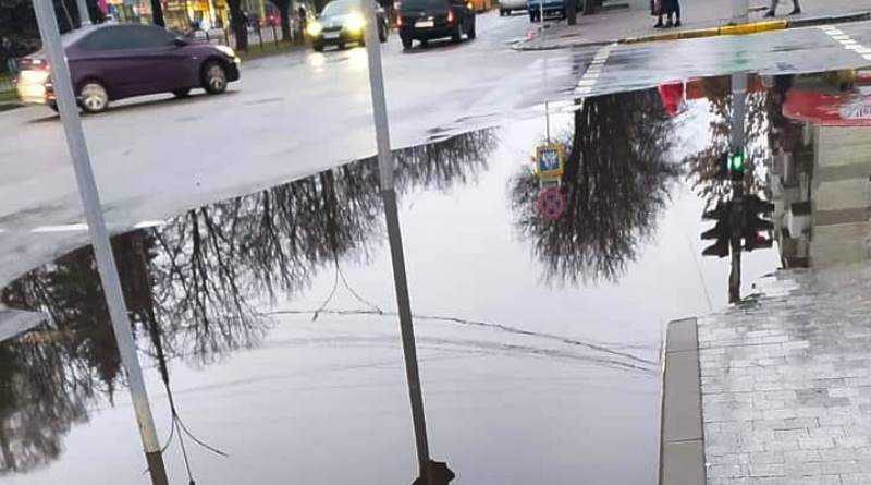 На полтора месяца перекрыли ул.Соборную около площади