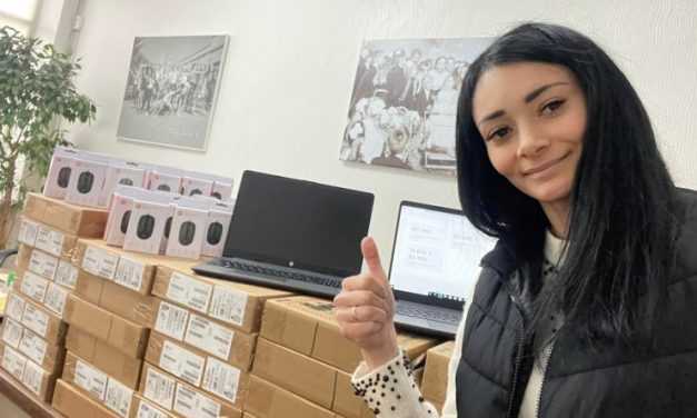 Педагоги Павлограда получили ноутбуки для проведения занятий на дистанционке