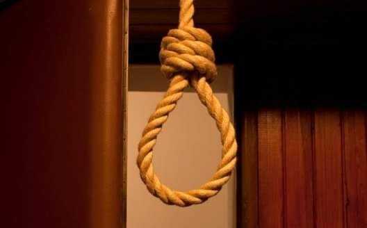 В Павлограде пожилой мужчина повесился на собственном балконе