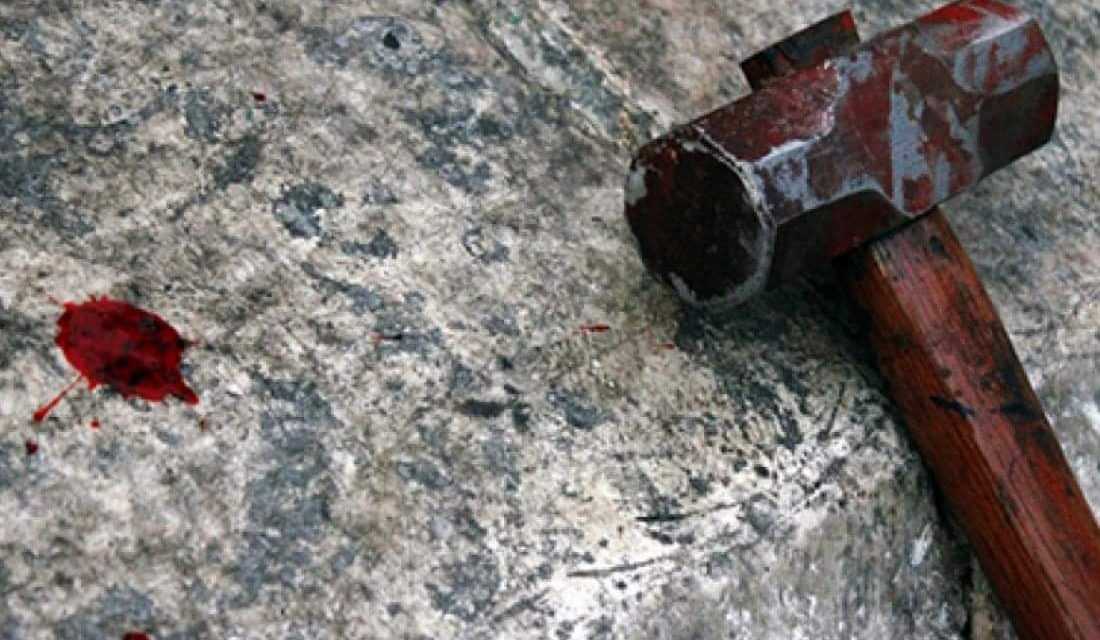 В Павлограде мужчину посреди улицы избили молотком