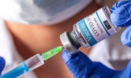 Центр массовой вакцинации в Павлограде сокращает часы работы в выходные дни