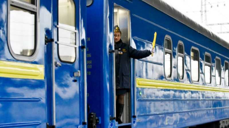 С сегодняшнего дня через Павлоград начинает курсировать прямой поезд в Киев