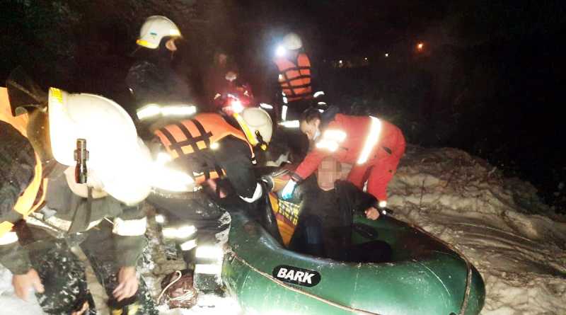 В Павлограде спасли мужчину, провалившегося под лёд на Волчьей