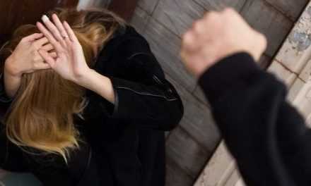 Жительницу Павлограда жестоко избили и ограбили в Киеве