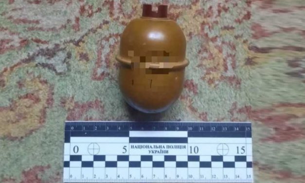 Двох павлоградців звинувачують в зберіганні боєприпасів та наркотиків