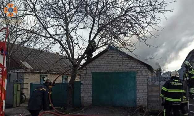 Павлоградські вогнеборці ліквідували пожежу в приватному будинку