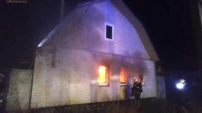 Павлоградські рятувальники ліквідували займання