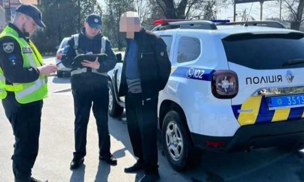 На дорогах Павлограда поліцейські виявляють порушників