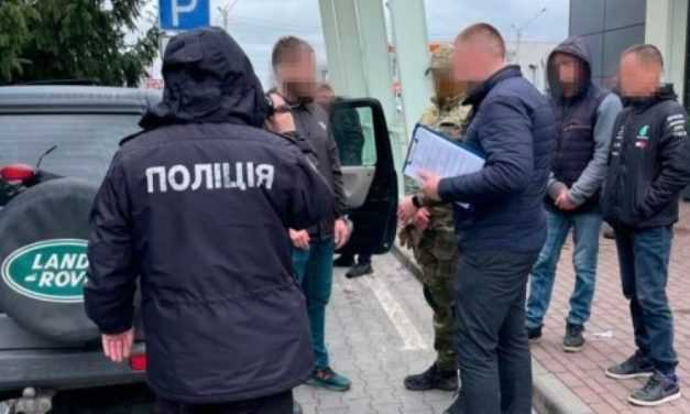 В Павлограді затримали продавців двох автомобілів, ввезених як гуманітарку