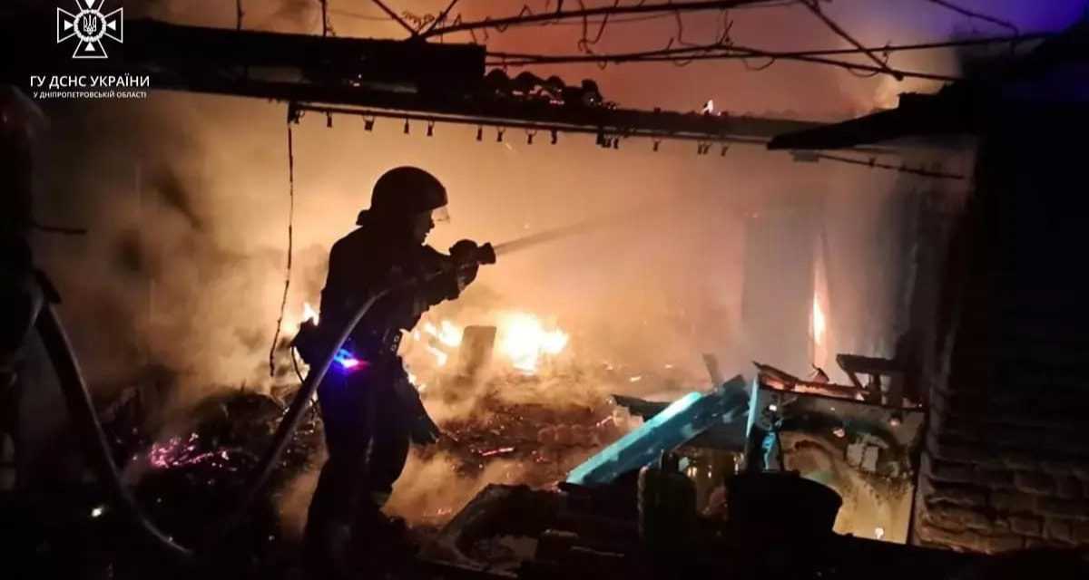 У Павлограді вночі загорівся гаражний бокс