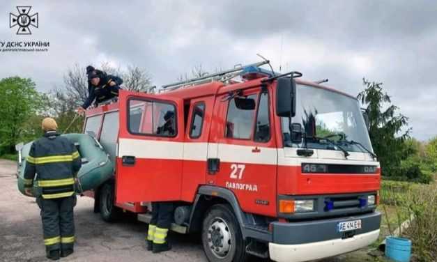 Рятувальники дістали тіло чоловіка з річки Вовча
